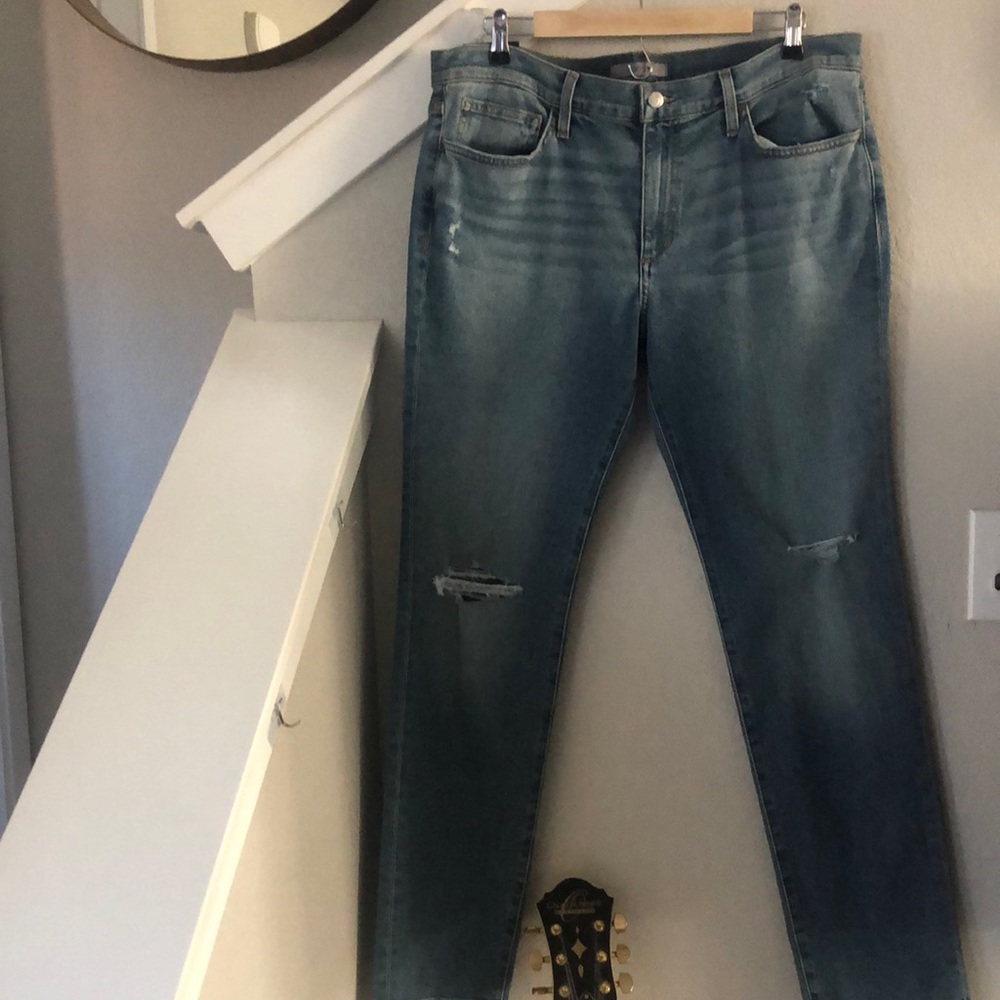 Joes Slim Fit Distressed Jeans 36x32. NWT